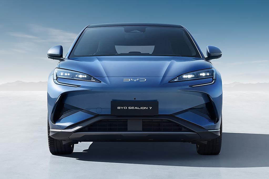 BYD Sealion 7 front view blue exterior official
